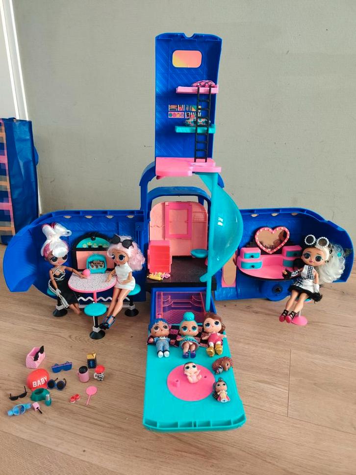 LOL Surprise Glamper Camper met poppen en accessoires, Kinderen en Baby's, Speelgoed | Overig, Zo goed als nieuw, Meisje, Ophalen of Verzenden