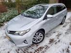 Toyota Auris Touring Sports Touring Sports 1.8 Hybrid Lease, Auto's, Toyota, Euro 5, Gebruikt, Origineel Nederlands, 25 km/l