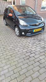 Toyota Aygo 1.0 12 vvt-i danamic orange 2012 1e EIGENAAR!, Auto's, Voorwielaandrijving, Stof, Zwart, Handgeschakeld