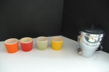 4 VIFTY S MINT KLEUREN EIERDOPJES , SUIKERSTROOIER EN REK beschikbaar voor biedingen