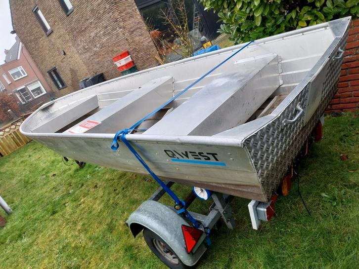 Qwest aluminium visboot 380 met trailer evt met motor, Watersport en Boten, Vis- en Consoleboten, Gebruikt, 3 tot 6 meter, Benzine