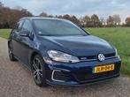 VW Golf 7.5 GTE / ACC/DIGIDash/CAM/Matrix LED/ 125dkm, Stof, 4 cilinders, Blauw, USB