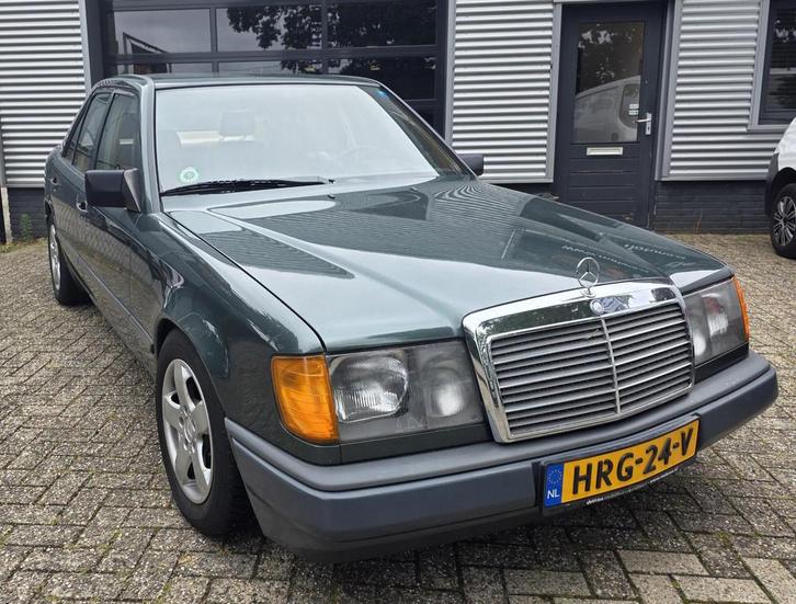 Mercedes-Benz W124 260 E *NIEUWSTAAT-2JAARAPK*, Auto's, Mercedes-Benz, Bedrijf, Te koop, Overige modellen, Lederen bekleding, Lichtmetalen velgen