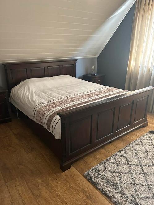 Handgemaakt eiken bed met 2 verstelbare lattenbodems, Antiek en Kunst, Antiek | Meubels | Bedden, Ophalen