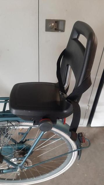 Qibbel fietsstoeltje met voetensteuntjes beschikbaar voor biedingen