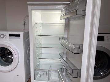 In Perfecte staat zo goed als Nieuw AEG  Inbouw Koel. 122cm beschikbaar voor biedingen