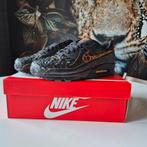 NIKE AIR MAX 90 “VOLCANO” Black and Magma Orange Maat 43, Kleding | Heren, Schoenen, Ophalen of Verzenden, Nieuw, Zwart