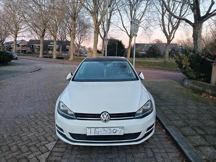 Volkswagen Golf 2.0 TDI 110KW 5D 2014 Wit, Auto's, Volkswagen, Golf, ABS, Adaptive Cruise Control, Airbags, Airconditioning, Bluetooth