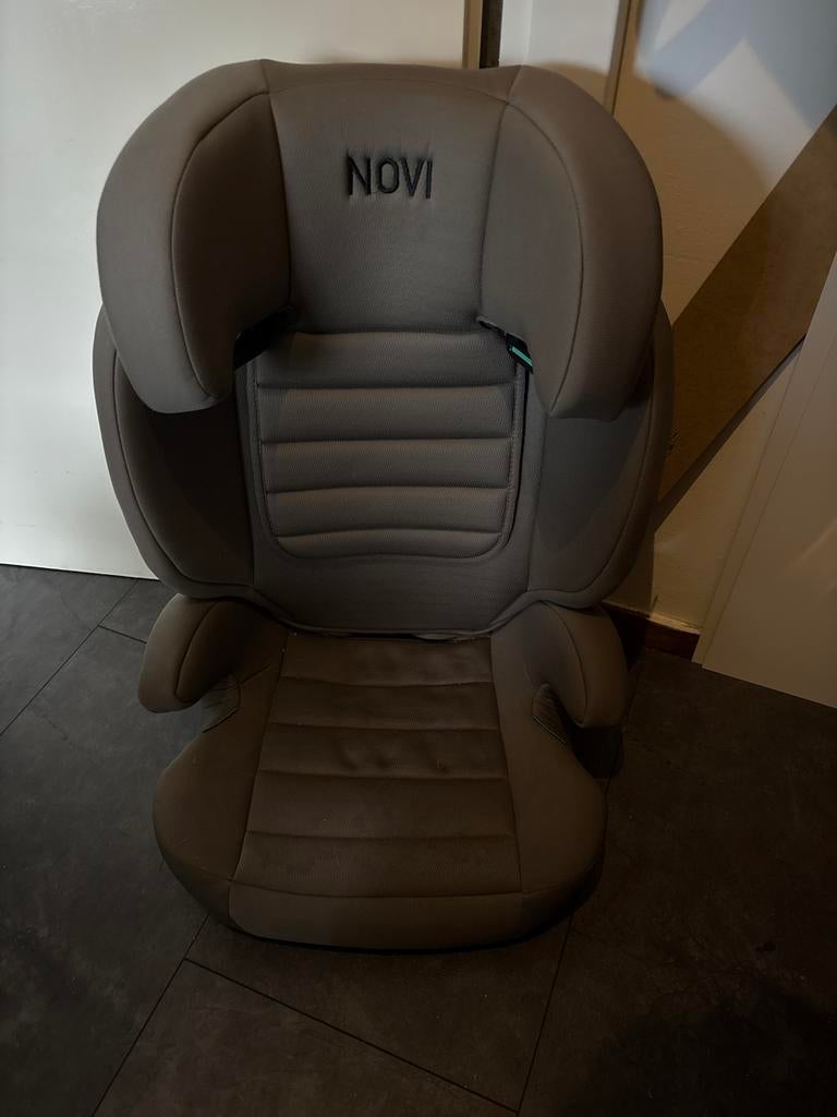 Autokinderzitje met Isofix - Goede staat!, Kinderen en Baby's, Autostoeltjes, Verstelbare rugleuning, Zo goed als nieuw, 9 t/m 36 kg