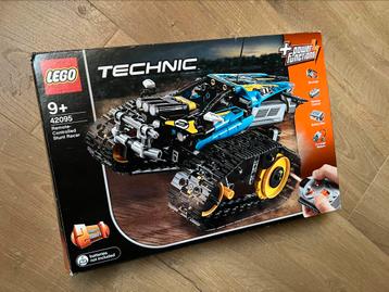 LEGO Technic 42095 Remote-Controlled Stunt Racer beschikbaar voor biedingen