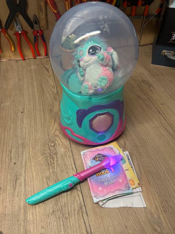 Magic Mixies Kristallen Bol met Toverstaf, Kinderen en Baby's, Speelgoed | Overig, Zo goed als nieuw, Jongen of Meisje, Ophalen of Verzenden