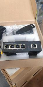 Binardat 5 poort 100mb Poe switch, Ophalen of Verzenden, Zo goed als nieuw