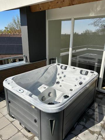 Jacuzzi | Bubbelbad | Oxford Passion Spas  beschikbaar voor biedingen