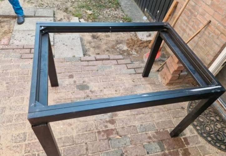 GRATIS Uitschuifbare tafel metaal en matglas 90x123/246cm, Huis en Inrichting, Tafels | Eettafels, Gebruikt, 50 tot 100 cm, 150 tot 200 cm