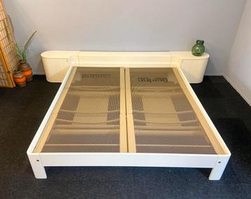 Auping Auronde 180 met achterwand wit . beschikbaar voor biedingen