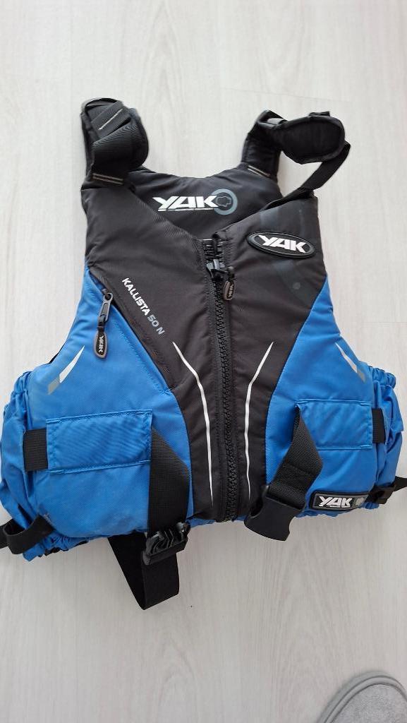 Twee Reddingsvesten  (merk YAK), Watersport en Boten, Watersportkleding, Zo goed als nieuw, Reddingsvest of Zwemvest, Dame of Heer