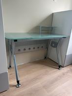Glazen bureau met metalen onderstel – 1.40m breed, Huis en Inrichting, Bureaus, Ophalen, Zo goed als nieuw, Bureau