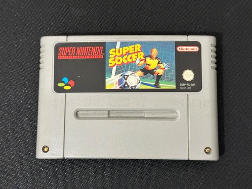 Super Soccer - Super Nintendo Game EU versie, Spelcomputers en Games, Games | Nintendo Super NES, Gebruikt, Sport, Vanaf 3 jaar