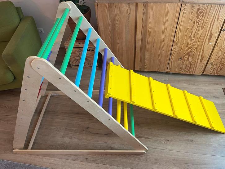 Houten klimrek driehoek met glijbaan voor binnen (Pikler), Kinderen en Baby's, Speelgoed | Buiten | Speeltoestellen, Gebruikt