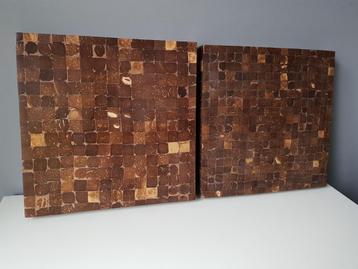 2 Wandborden gemaakt met kleine houten stukjes 30x30cm  beschikbaar voor biedingen