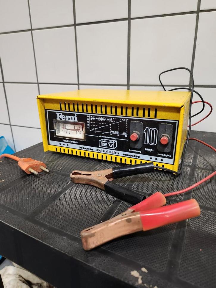 Ferm Acculader 12V 10A, Auto-onderdelen, Accu's en Toebehoren, Gebruikt, Ophalen of Verzenden