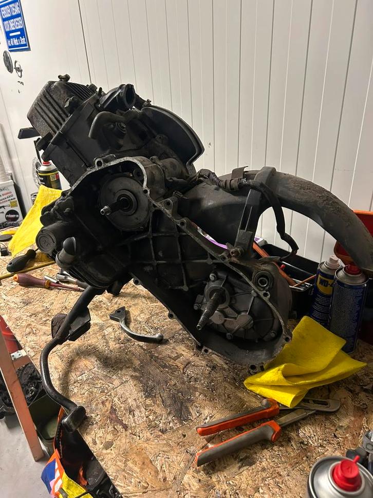 Piaggio zip 4t 2v moterblok, Fietsen en Brommers, Brommeronderdelen | Algemeen, Zo goed als nieuw, Blok, Ophalen of Verzenden