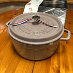 Staub en france, ø 26CM, nieuw in doos, Gietijzer, Nieuw, Ophalen of Verzenden, Keramische plaat