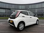 Toyota Aygo 1.0 VVT-i x-fun € 8.880,00, Auto's, Toyota, Stof, 4 stoelen, Wit, Origineel Nederlands