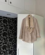 Beige vacht gevoerd suède look tussenjasje Bershka; mt large, Beige, Maat 42/44 (L), Zo goed als nieuw, Bershka