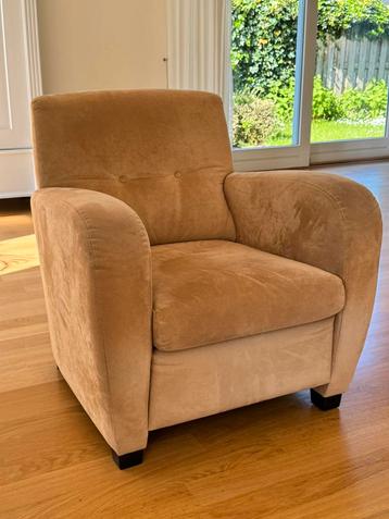 2 nette Fauteuils  alcantara. Mogen ook per stuk weg.  beschikbaar voor biedingen