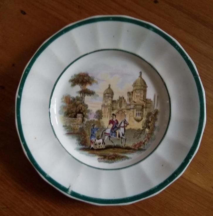 Antiek bordje Pierre Regout County, Antiek en Kunst, Antiek | Wandborden en Tegels, Ophalen of Verzenden