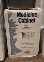 Badkamer medicijnkastje met spiegel, Huis en Inrichting, Badkamer | Badkamermeubels, (Half)hoge kast, Minder dan 50 cm, Ophalen of Verzenden