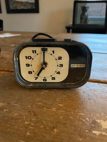 Nostalgisch elektrisch klokje beschikbaar voor biedingen