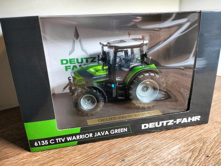Te koop Weise-Toys Deutz-Fahr 6135C Java Green Limited., Hobby en Vrije tijd, Modelauto's | 1:32, Nieuw, Tractor of Landbouw, Overige merken