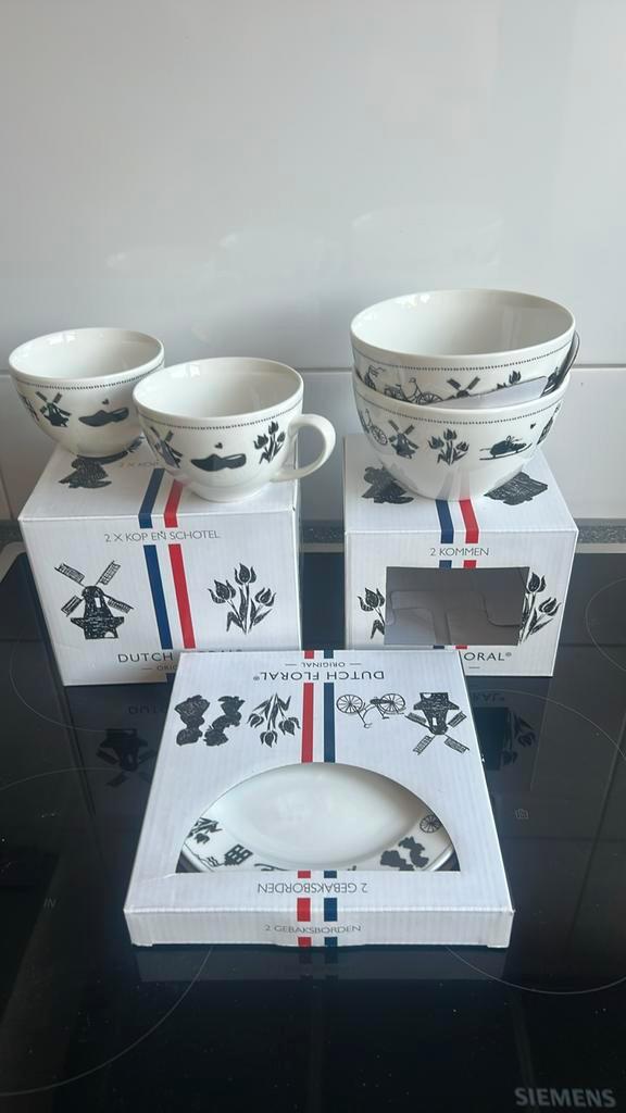 Dutch floral service set, Huis en Inrichting, Keuken | Servies, Nieuw, Compleet servies, Overige stijlen, Ophalen
