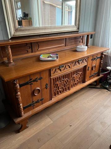 Dressoir beschikbaar voor biedingen