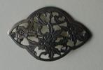 Oude verzilverde broche - bloemmotief, Sieraden, Tassen en Uiterlijk, Broches, Ophalen of Verzenden, Gebruikt, Zilver, Zilver
