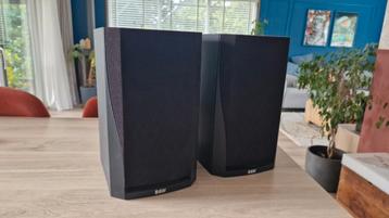 Award winning 100W boekenplankspeakers B&W DM302 beschikbaar voor biedingen