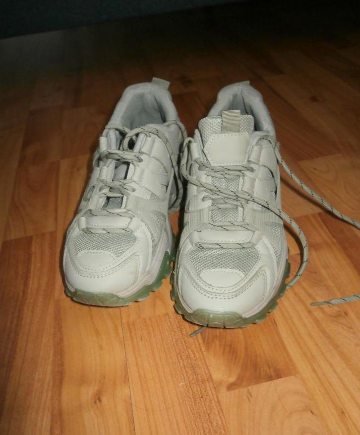 Fijne OXMOX Chunky sneakers mt 38 lichtgroen als nieuw, Kleding | Dames, Schoenen, Zo goed als nieuw, Sneakers of Gympen, Overige kleuren