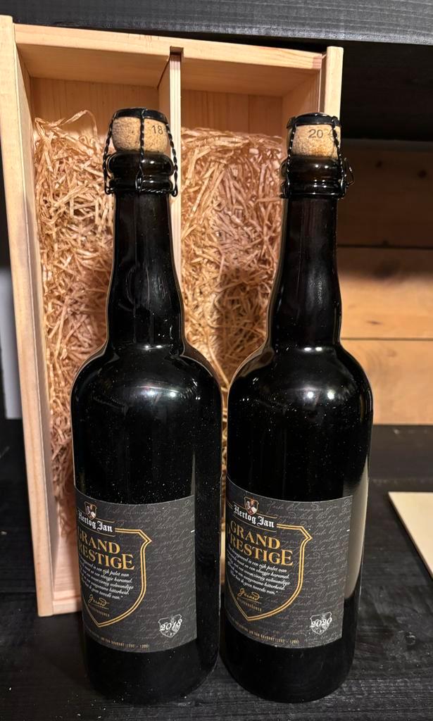 Hertog Jan Grand Prestige 2018 & 2020 - Kist, Verzamelen, Biermerken, Nieuw, Overige typen, Hertog Jan, Ophalen of Verzenden
