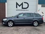 Skoda Octavia Combi 1.4 TSI - Xenon - Trekhaak - Navi - PDC, Voorwielaandrijving, Euro 5, Stof, Gebruikt