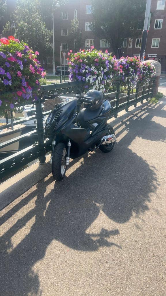 aerox 50cc 2takt 2011, Fietsen en Brommers, Scooters | Yamaha, Zo goed als nieuw, Aerox, Ophalen of Verzenden