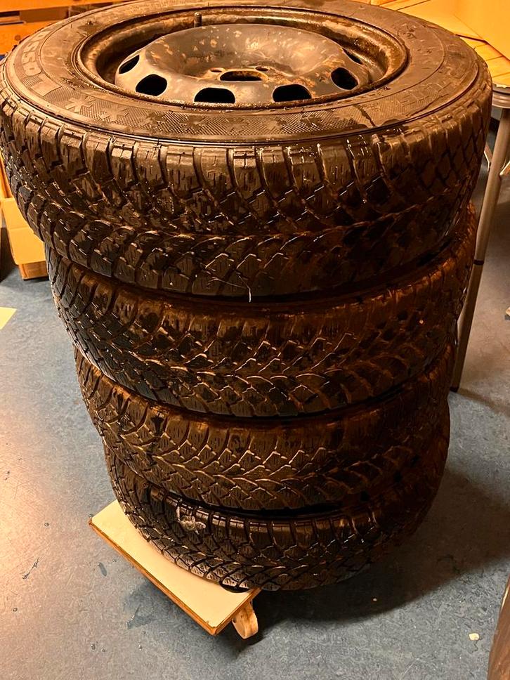 Winterbanden met velg ET38 174/70 R14 velgen winter banden, Auto-onderdelen, Banden en Velgen, Banden en Velgen, Winterbanden