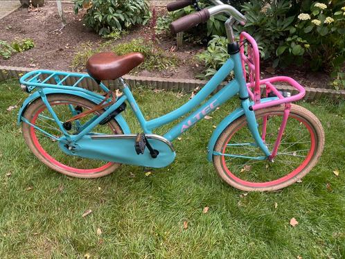Super leuke meisjesfiets 22 inch Altec Urban transportfiets, Fietsen en Brommers, Fietsen | Meisjes, Gebruikt, 22 inch, Handrem