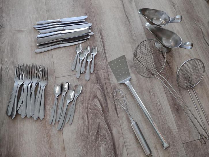 Partij restaurant bestek, frietlepels, sauskom, messen, set., Huis en Inrichting, Keuken | Servies, Gebruikt, Overige typen, Overige stijlen