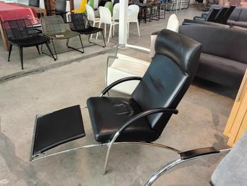 Mooie, moderne, IP-design relaxfauteuil, zwart leer. beschikbaar voor biedingen