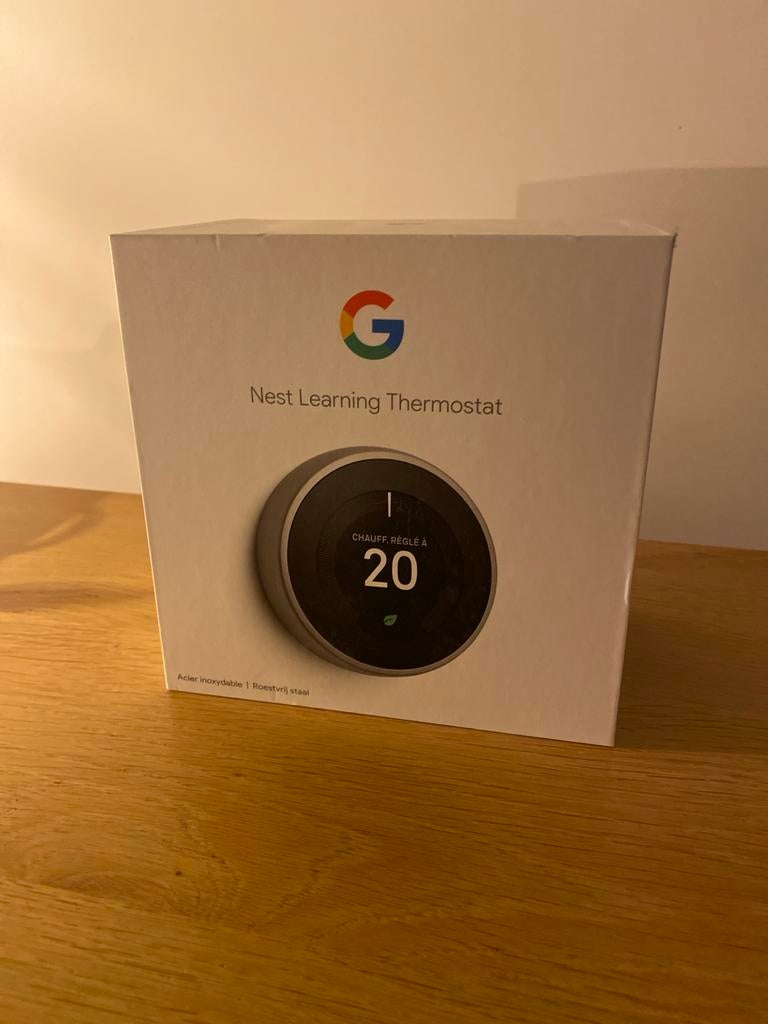 Nest Learning Thermostat V3 incl Nest Stand en heatlink, Doe-het-zelf en Verbouw, Thermostaten, Ophalen of Verzenden, Slimme thermostaat