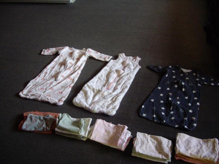 17 rompertjes en   3 slaapzakken, Kinderen en Baby's, Babykleding | Baby-kledingpakketten, Gebruikt, Overige maten, Ophalen of Verzenden