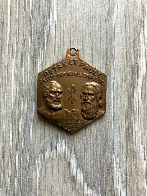 Koperen hanger uit Rome met afbeeldingen van heiligen, Verzamelen, Religie, Nieuw, Christendom | Katholiek, Overige typen, Ophalen of Verzenden