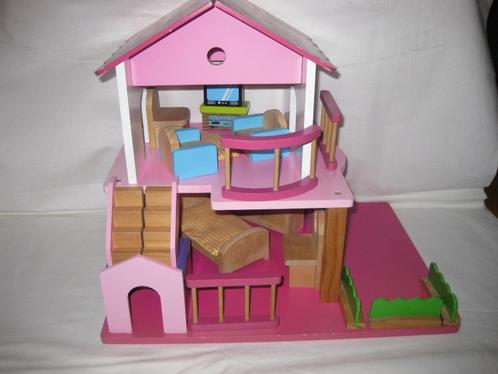 Houten poppenhuis Met Inboedel Kast /Bed Enz., Kinderen en Baby's, Speelgoed | Poppenhuizen, Zo goed als nieuw, Poppenhuis, Ophalen of Verzenden